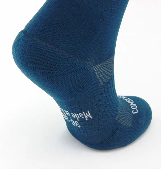 Chaussettes de running trail Bleu et Blanc pour homme et femme, renfort talon par Caprin #couleur_bleu