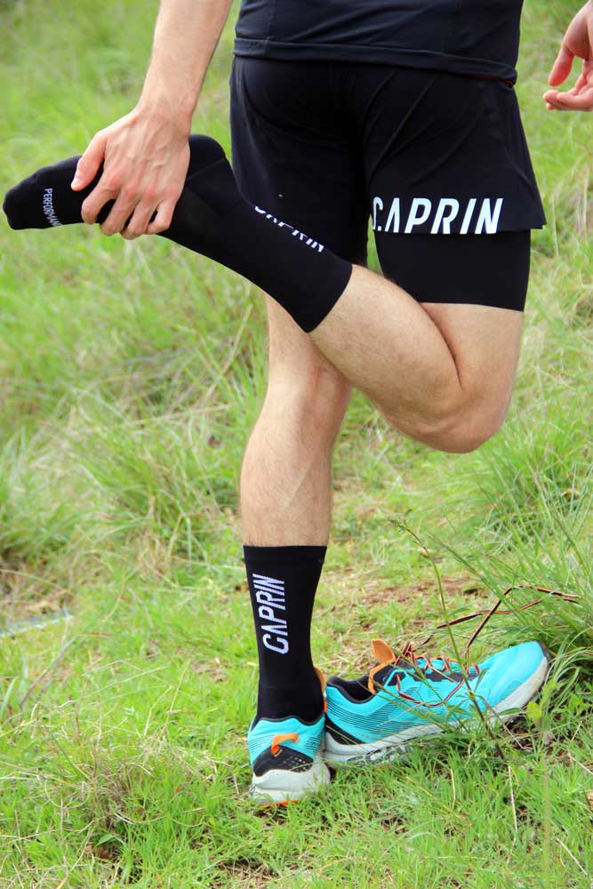 Chaussettes de running trail Noir et Blanc pour homme, en extérieur par Caprin #couleur_noir