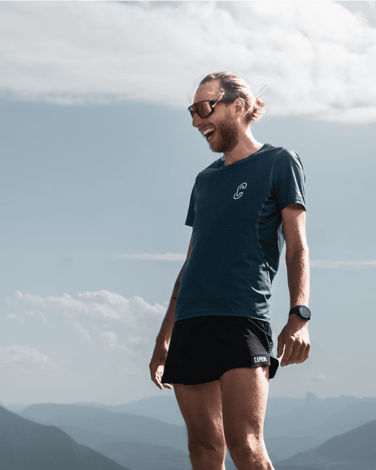 T-shirt de running et de trail pour homme par Caprin #couleur_blue-wing